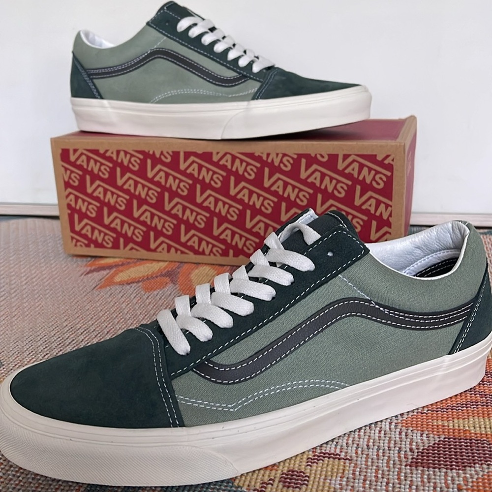 Vans WMNS Old Skool
Earth Tones Green Gables
VN0007NT2LN
Sneakers - Picture 15 of 16